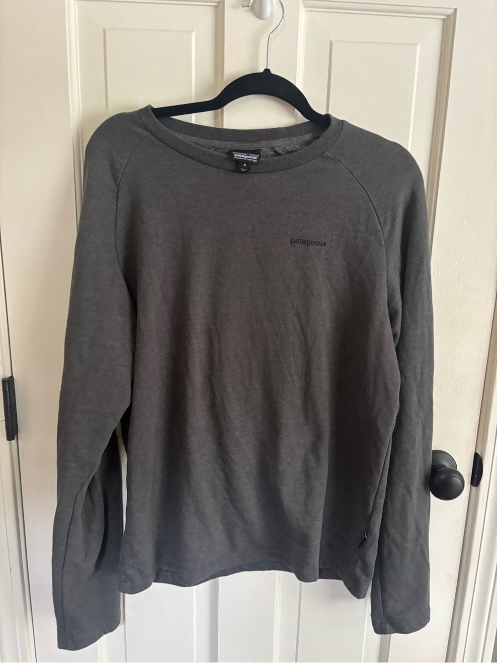 Patagonia Crewneck Sweater in Charcoal Gray Size Medium